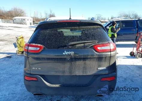 2016 Jeep Cherokee Latitude из США, поврежденный, VIN 1C4PJMCS1GW101572